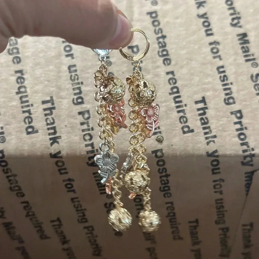 Women earrings